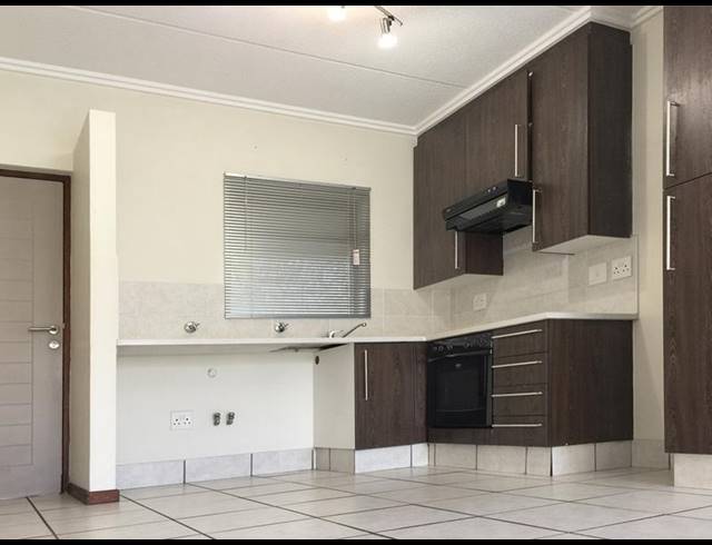 1 BEDROOM PROPERTY TO RENT IN LONEHILL